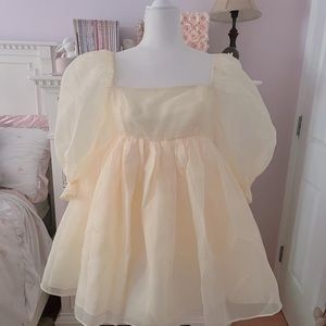 Selkie Baby Banana Puff dress in size M NWT